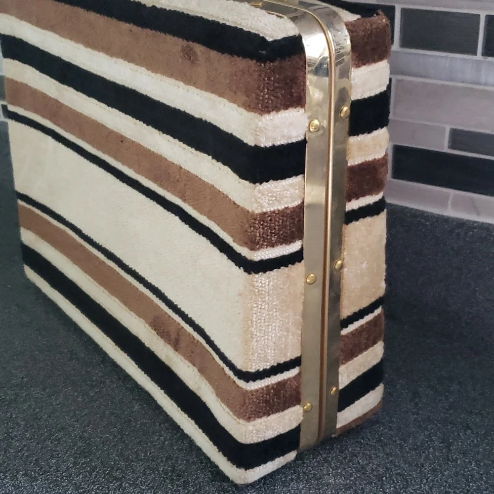 Beautiful Vintage Fabric Bag - Picture 3 of 15